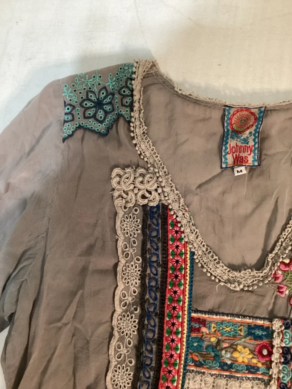 Johnny Was Boho Embroidered Tunic Top Gray Multicolor Rayon Size M - Picture 6 of 12